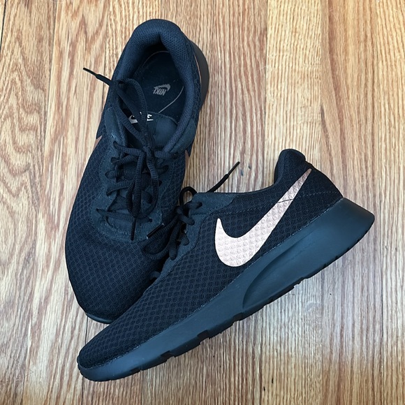 Nike Black & Rose Gold sneakers - Picture 2 of 4